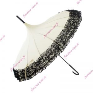 Parapluie long canne beige volanté dentelle noire pagode