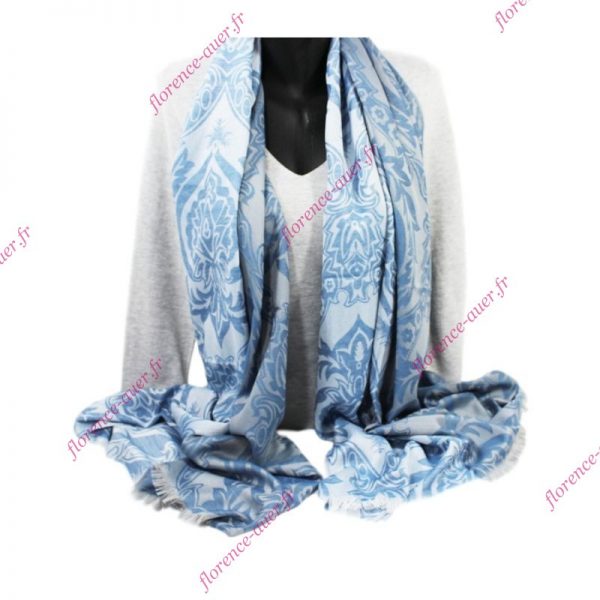Grand foulard écharpe bleu soyeux fleurs de tapisserie