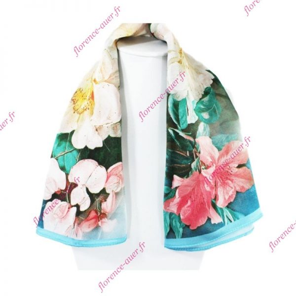 Foulard petit carré de soie bleu fleurs vintage chic