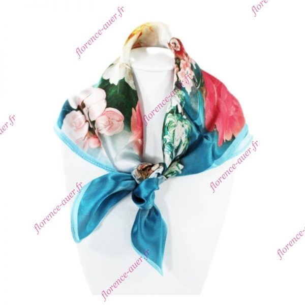 Foulard petit carré de soie bleu fleurs vintage chic