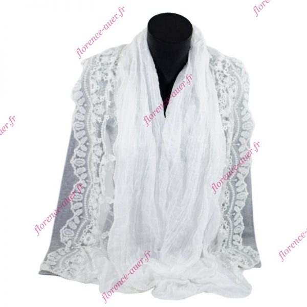 Grand foulard romantique étole ivoire galon perles blanches nacrées large bande de dentelle fleurie