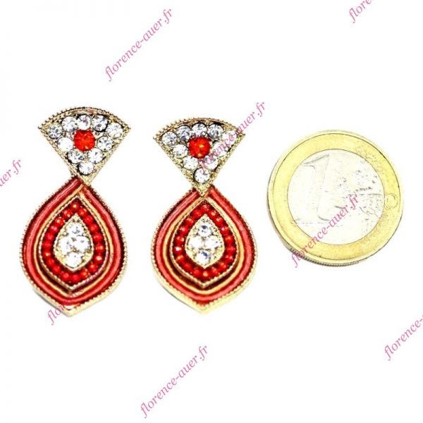 Boucles d'oreilles pendantes fantaisie ogive orange corail brillants blancs