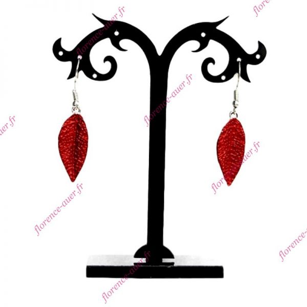Boucles d'oreilles fines feuilles rouge-bordeaux métal argenté
