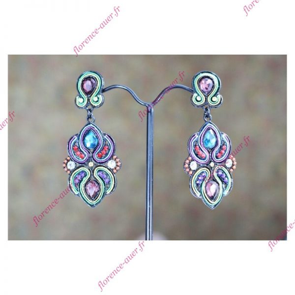 Boucles d'oreilles pendantes arabesques multicolores cabochons simili cristal