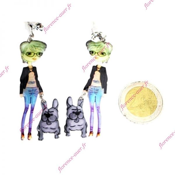 Boucles d'oreilles pendantes fantaisie femme et bouledogue