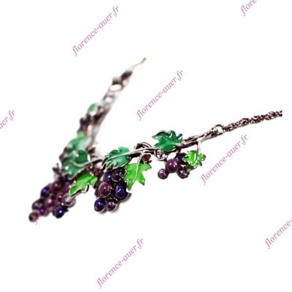 Collier grappes de raisin feuilles mauve violet vert métal argenté