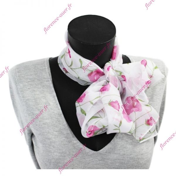 Petit foulard voile blanc grandes fleurs des champs fuchsia