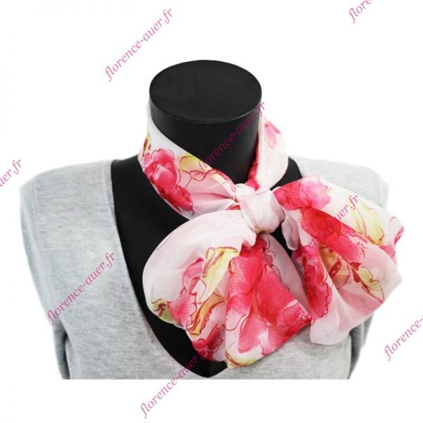 Petit foulard voile blanc bouquet de roses