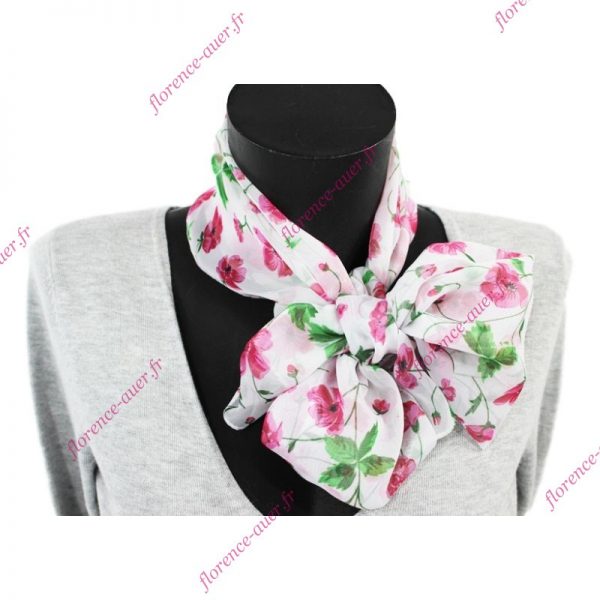 Petit foulard voile blanc petites fleurs des champs roses