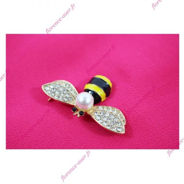 Broche abeille dorée ailes simili-diamants émail jaune et noir