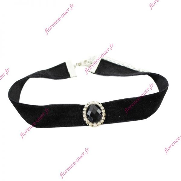 Collier ruban velours noir médaillon noir serti strass style ''collier de chien''