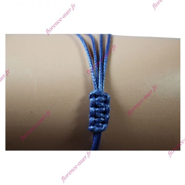 Bracelet effet tissé fines perles bleu vert et gris cordon réglable