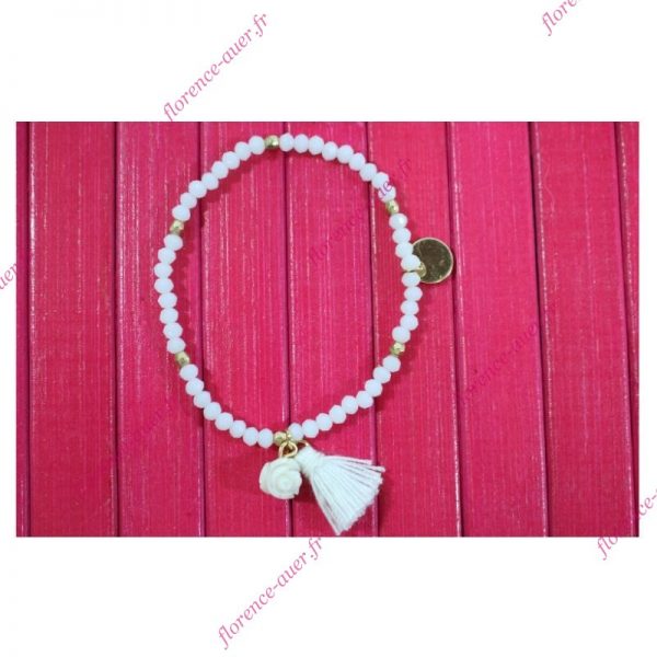 Bracelet blanc élastique fleur rose blanche perles fantaisie pompon breloques métal doré